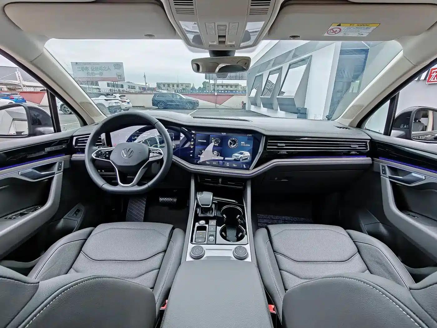 2023 Volkswagen Touareg 3.0TSI R-Line, Obsidian Black Sport Package — миниатюра 16