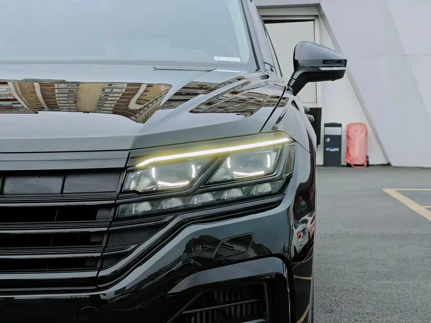 2023 Volkswagen Touareg 3.0TSI R-Line, Obsidian Black Sport Package — миниатюра 5