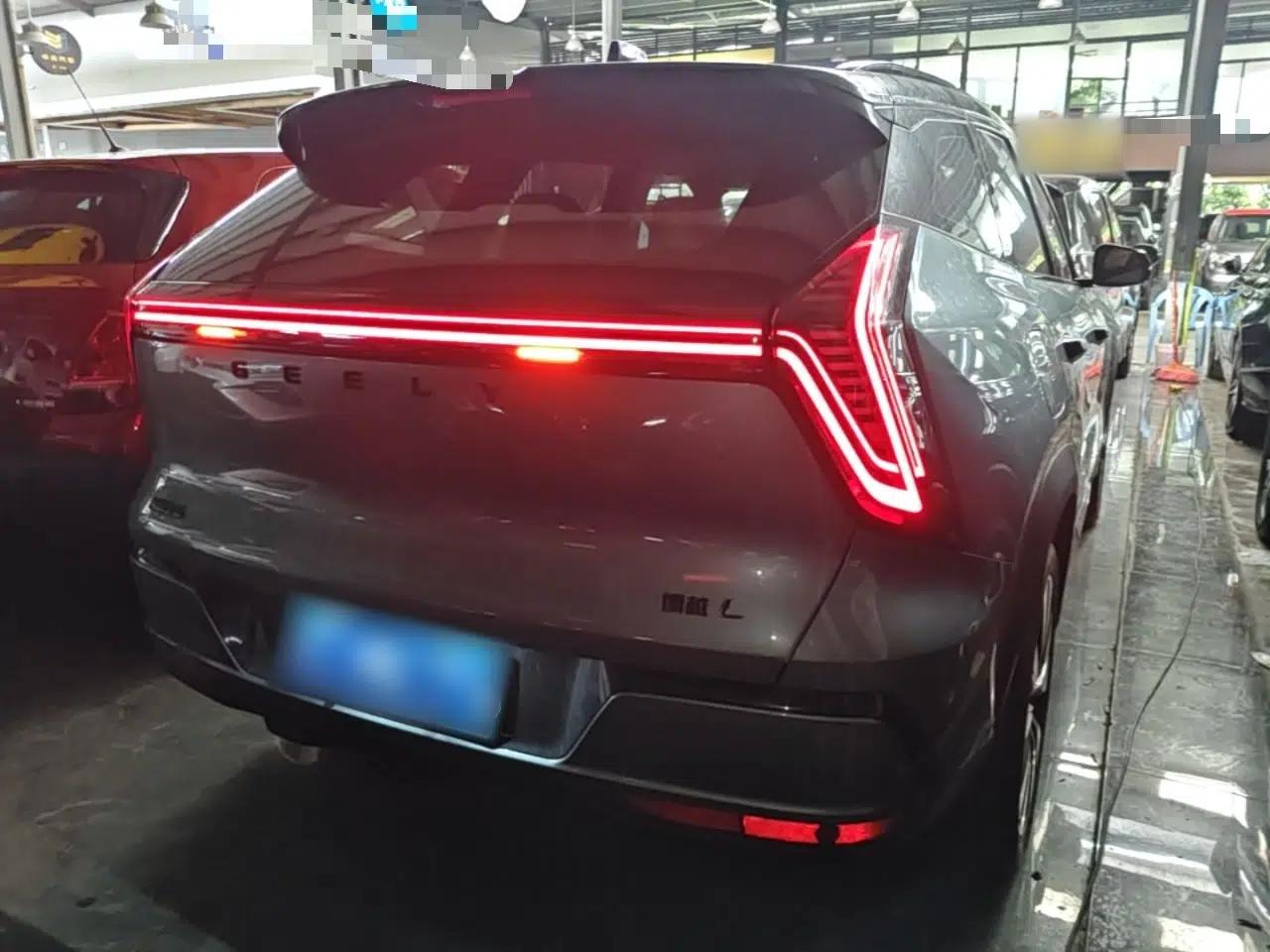 Geely Auto FX11 2025 4th Generation 1.5TD DCT Jinxiu — миниатюра 6
