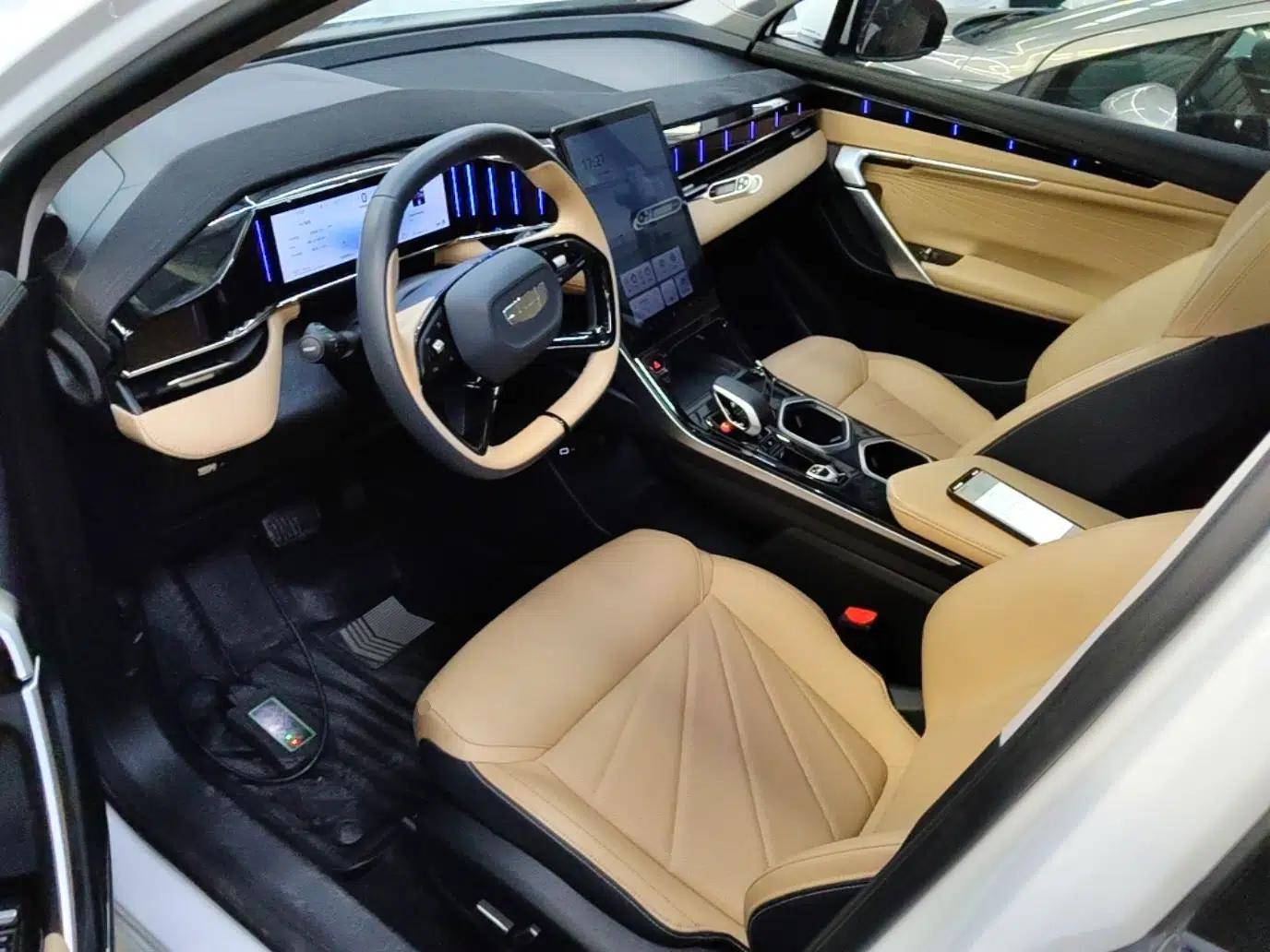 Geely Auto FX11 2023 1.5TD DCT Prestige Edition — миниатюра 17
