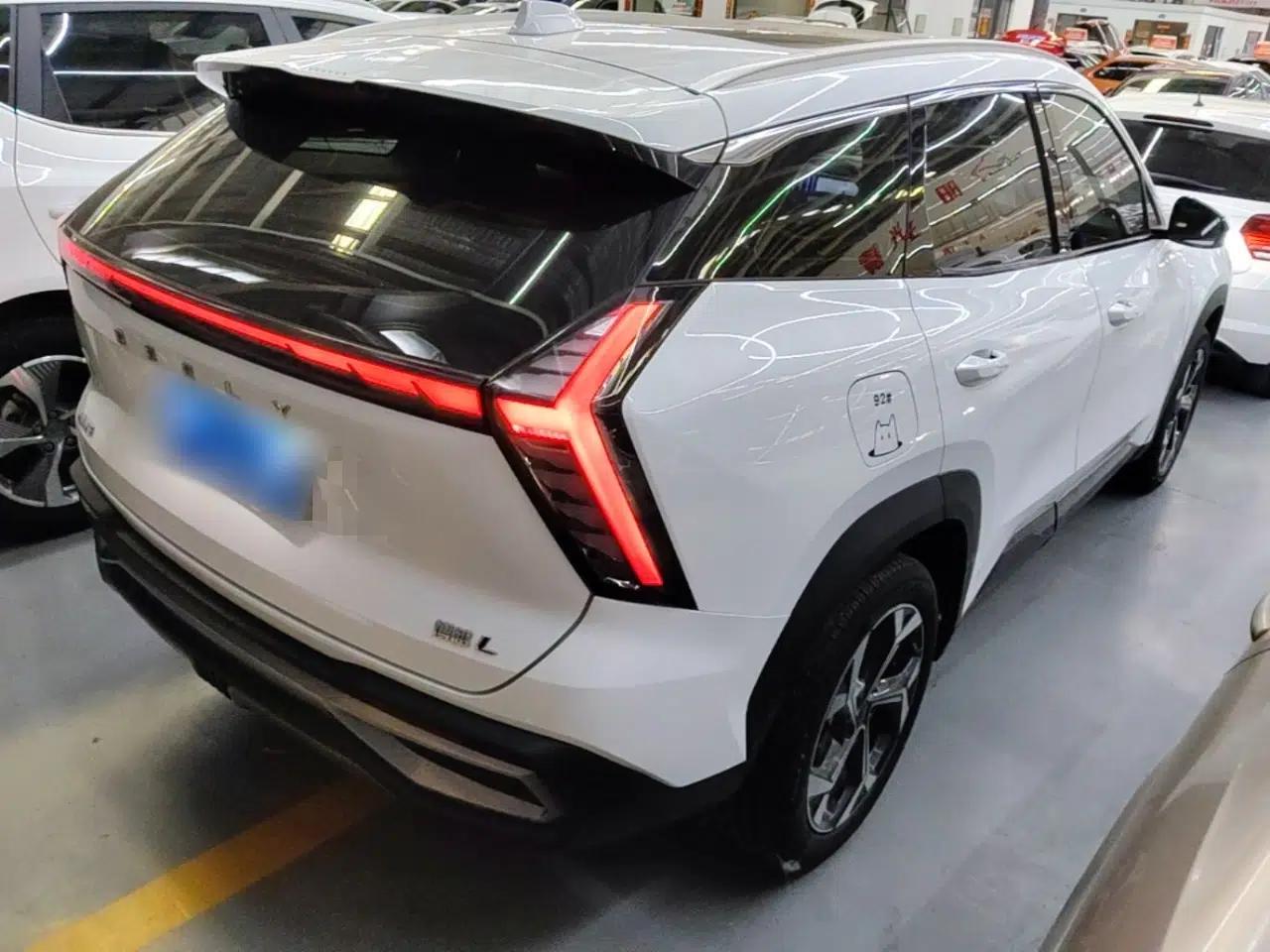 Geely Auto FX11 2023 1.5TD DCT Prestige Edition — миниатюра 6