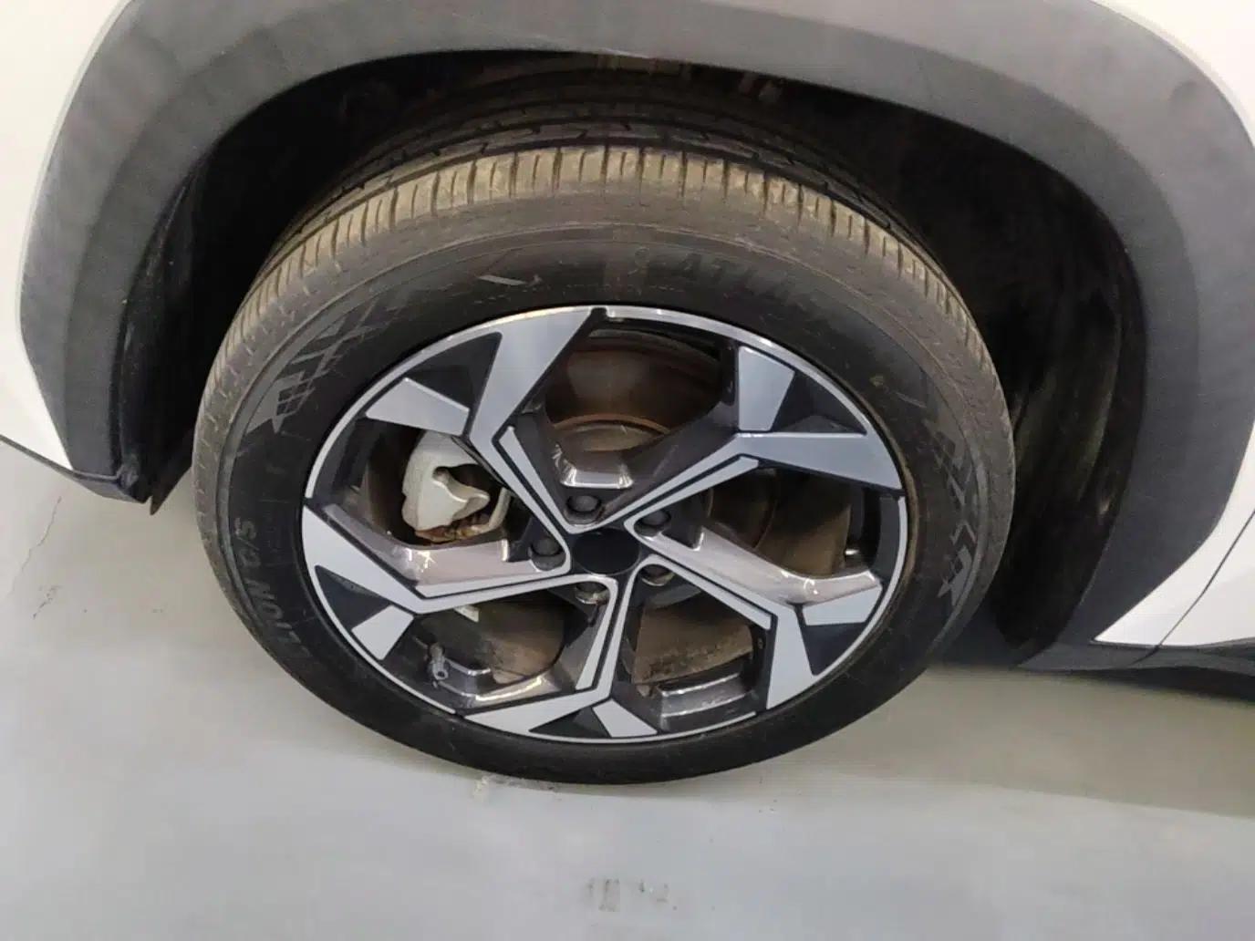 Geely Auto FX11 2023 1.5TD DCT Prestige Edition — миниатюра 10