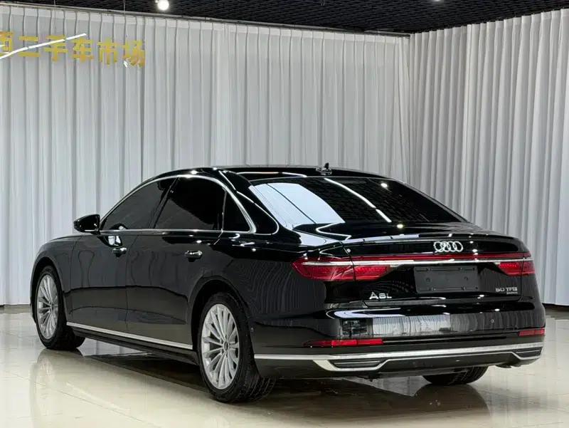 2021 Audi A8 A8L 50 TFSI quattro Comfort — миниатюра 4