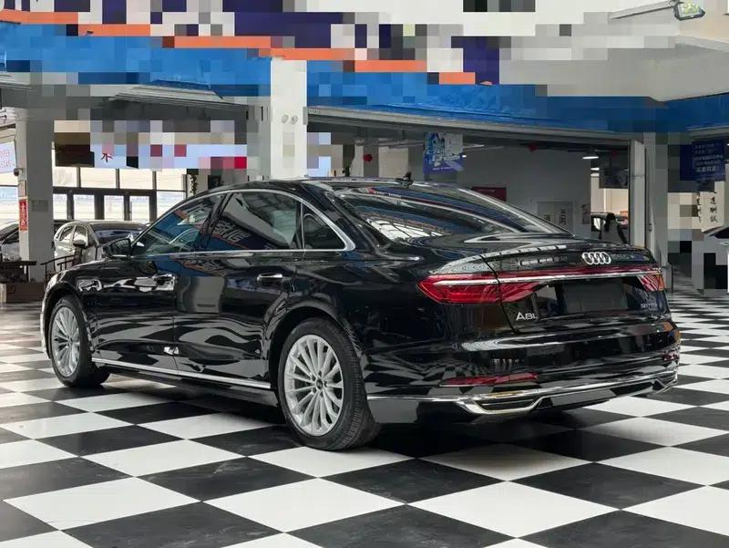 2021 Audi A8 A8L 50 TFSI quattro Comfort — миниатюра 4