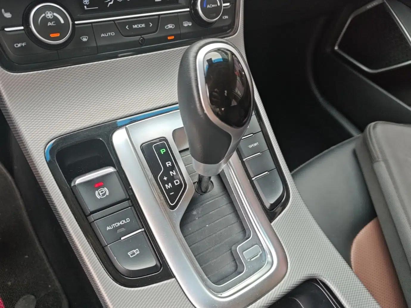 Geely Auto Emgrand GL 2018 1.4T DCT Prestige Smart Connectivity Version — миниатюра 16