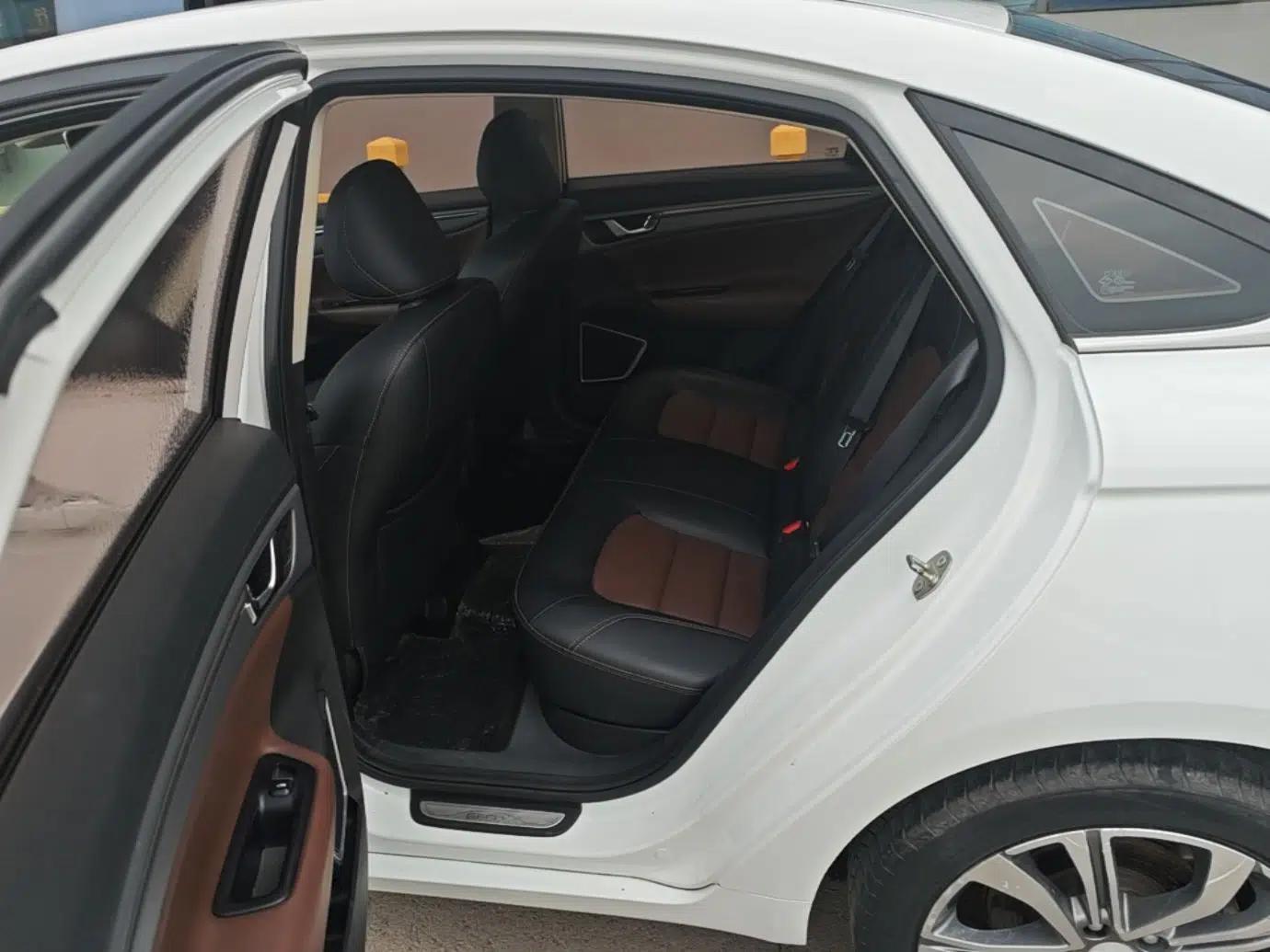 Geely Auto Emgrand GL 2018 1.4T DCT Prestige Smart Connectivity Version — миниатюра 20