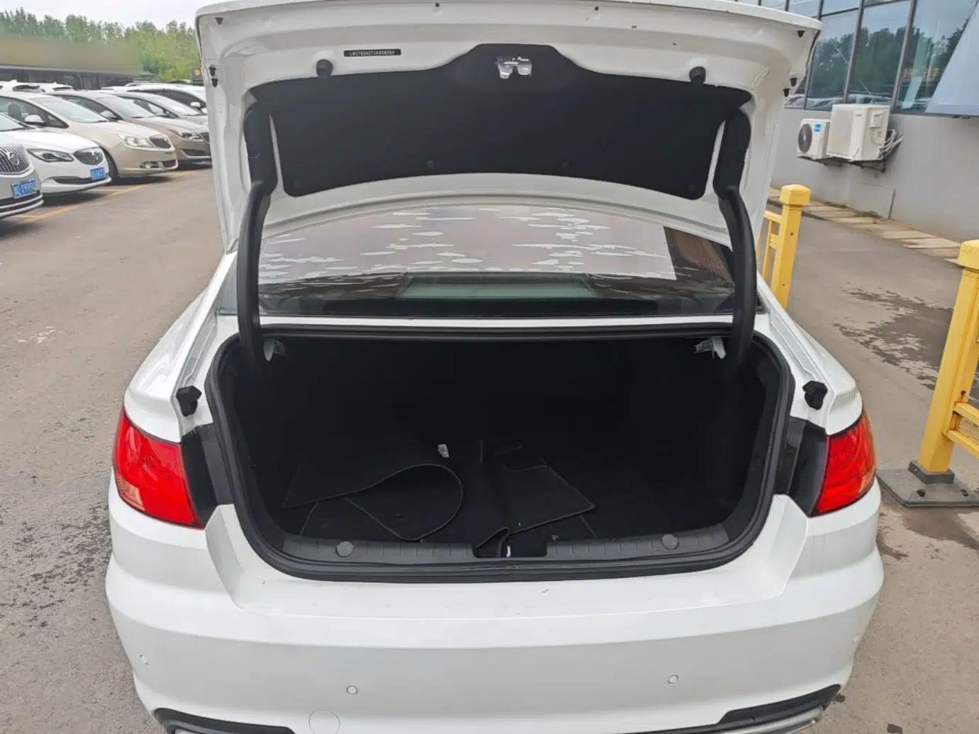 Geely Auto Emgrand GL 2018 1.4T DCT Prestige Smart Connectivity Version — миниатюра 22
