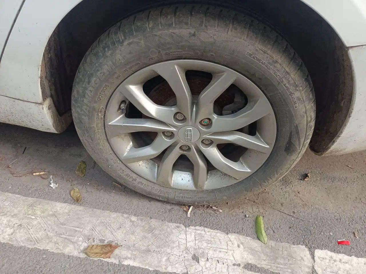 Geely Auto Emgrand GL 2017 1.3T DCT Elite Model — миниатюра 8