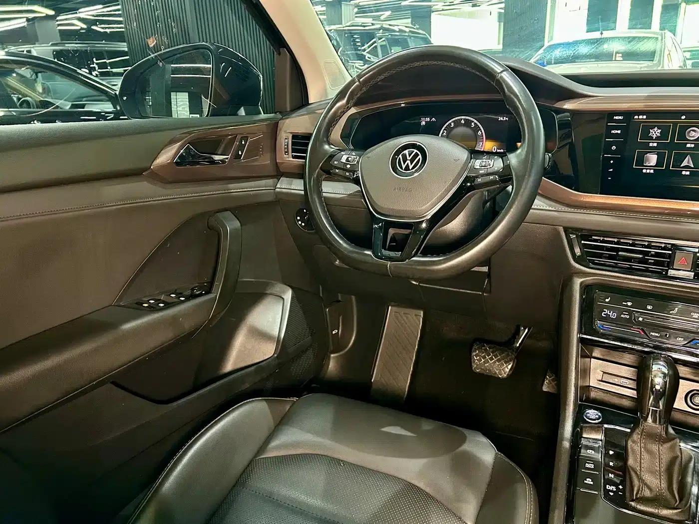 Tharu 2022 280TSI 2WD Luxury Edition — миниатюра 26