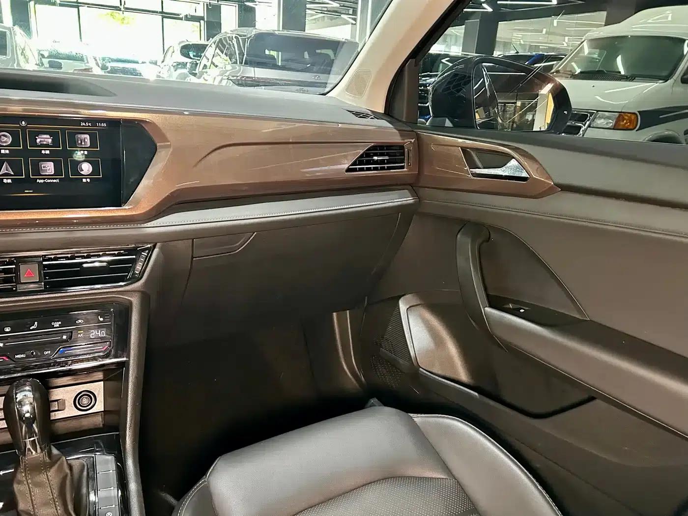 Tharu 2022 280TSI 2WD Luxury Edition — миниатюра 27