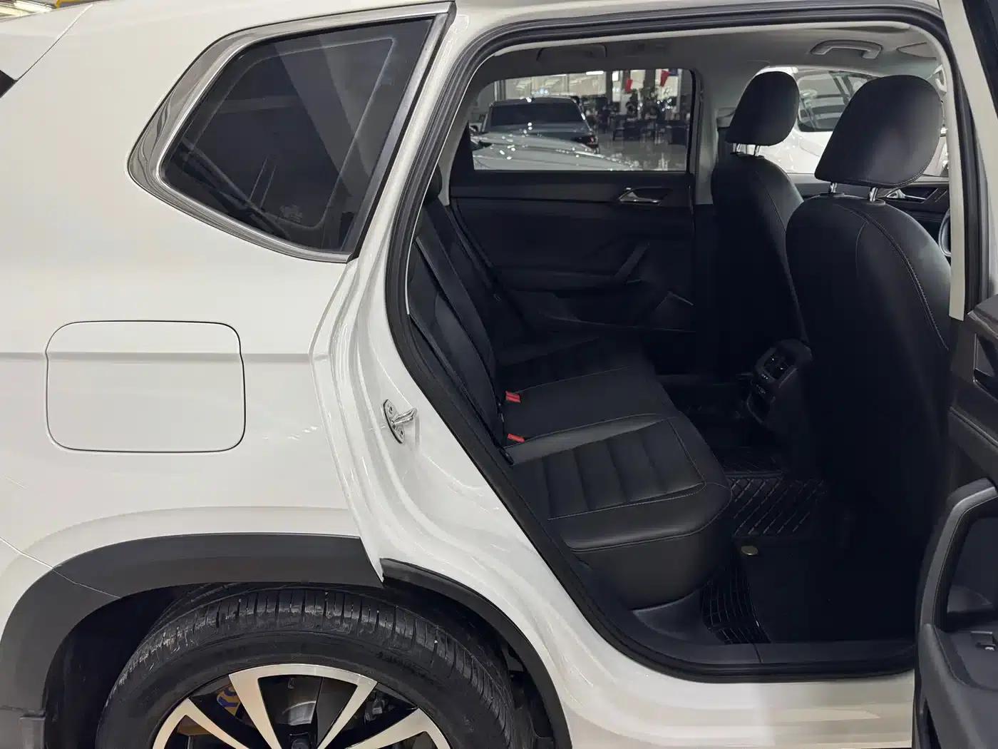 Tharu 2022 280TSI 2WD Luxury Edition — миниатюра 12