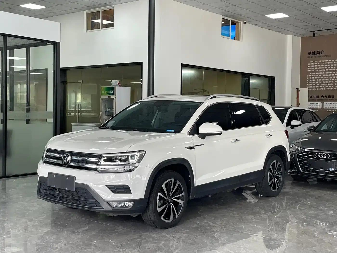 Tharu 2022 280TSI 2WD Luxury Edition — миниатюра 1