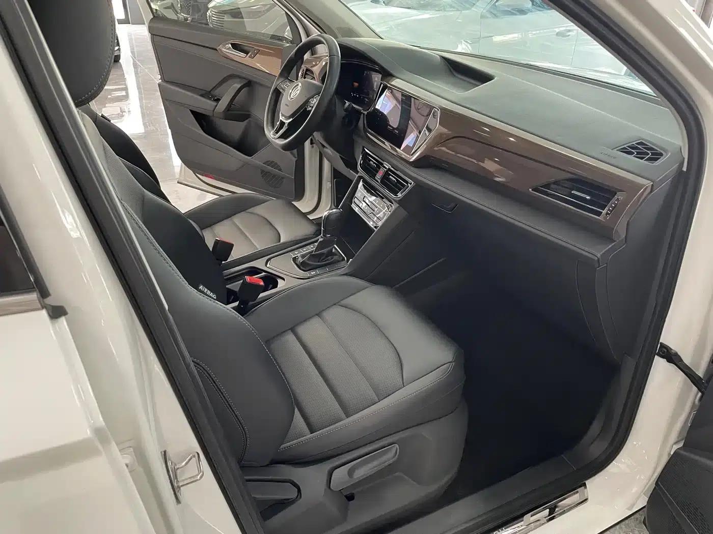 Tharu 2022 280TSI 2WD Luxury Edition — миниатюра 7