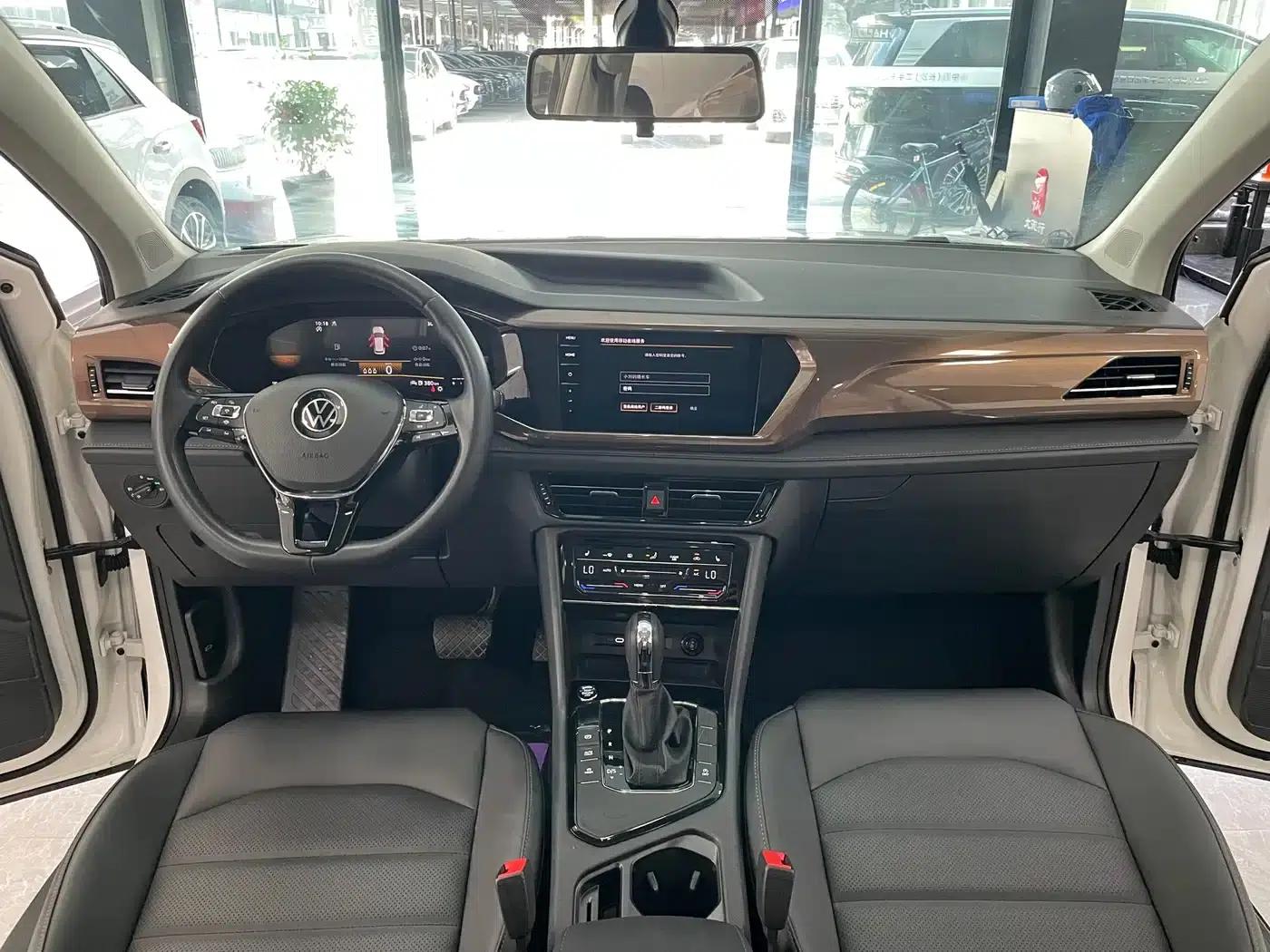 Tharu 2022 280TSI 2WD Luxury Edition — миниатюра 8