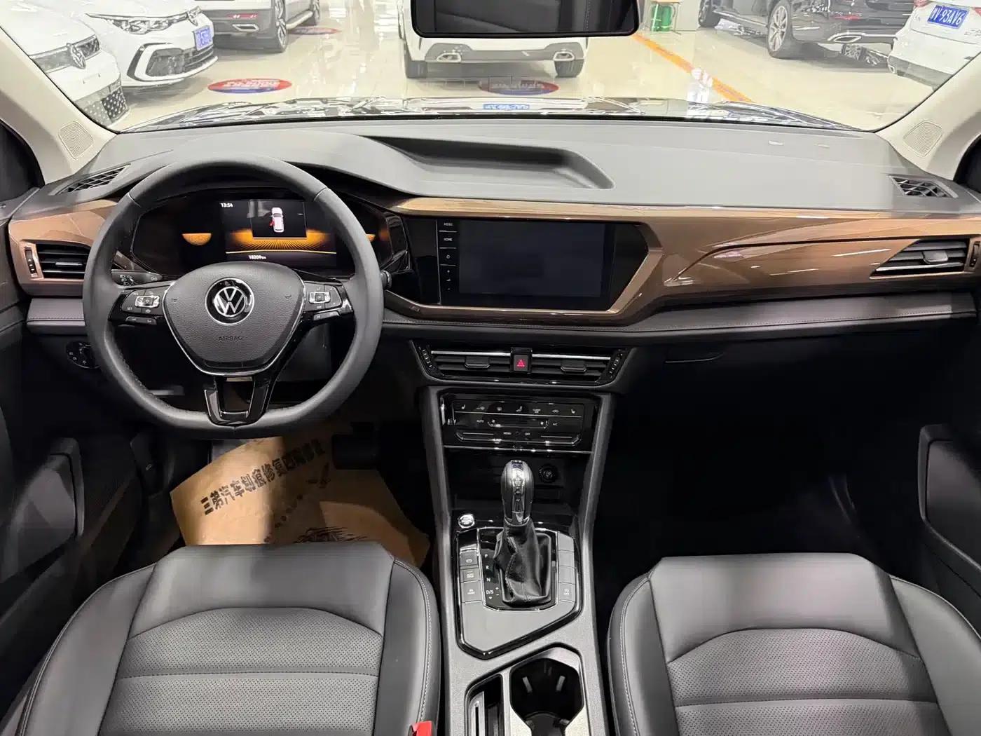 Tharu 2022 280TSI 2WD Luxury Edition — миниатюра 7