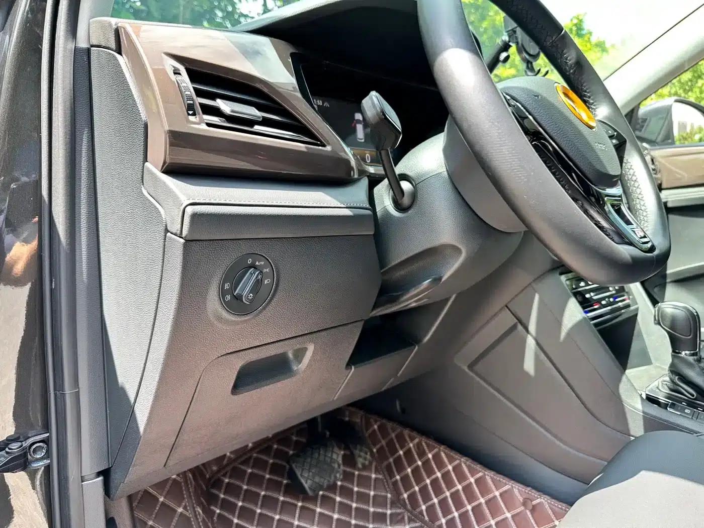 Tharu 2022 280TSI 2WD Luxury Edition — миниатюра 16