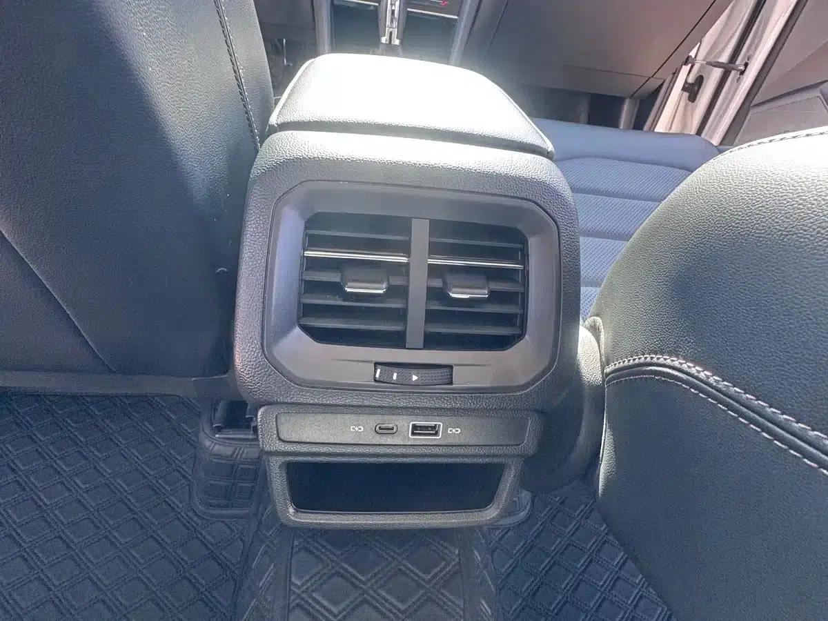 Tharu 2022 280TSI 2WD Luxury Edition — миниатюра 12