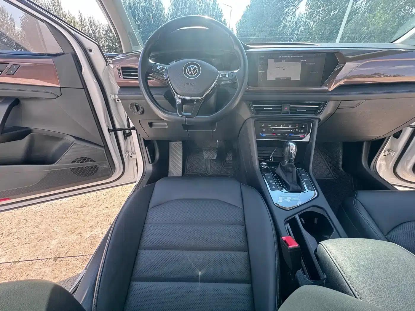 Tharu 2022 280TSI 2WD Luxury Edition — миниатюра 13