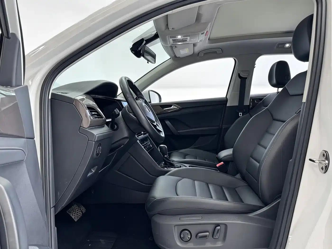 Tharu 2022 280TSI 2WD Luxury Edition — миниатюра 12