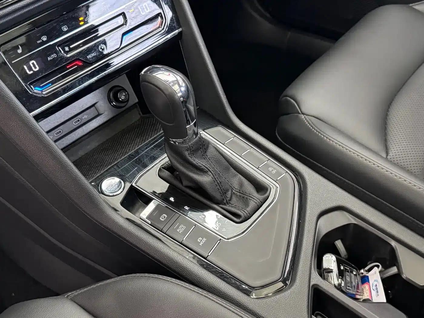 Tharu 2022 280TSI 2WD Luxury Edition — миниатюра 16