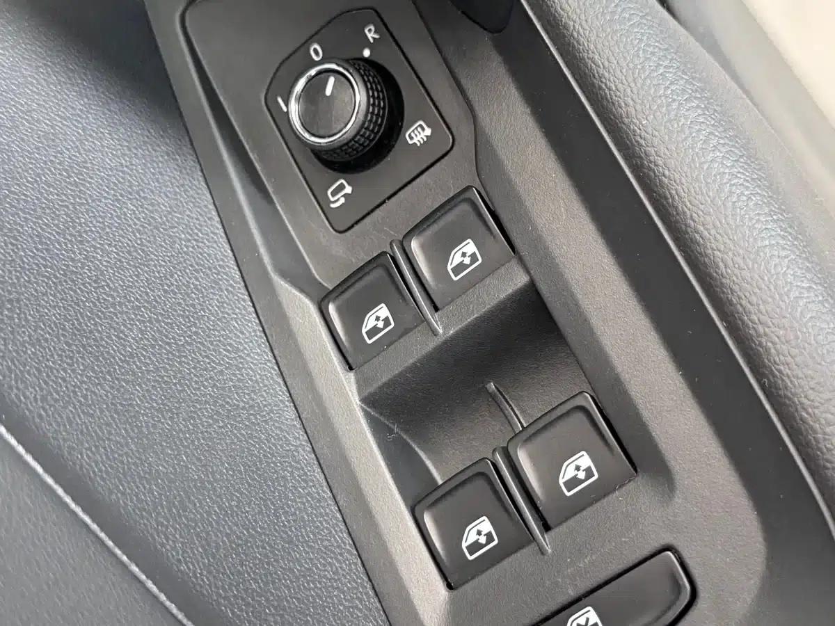 Tharu 2022 280TSI 2WD Luxury Edition — миниатюра 18