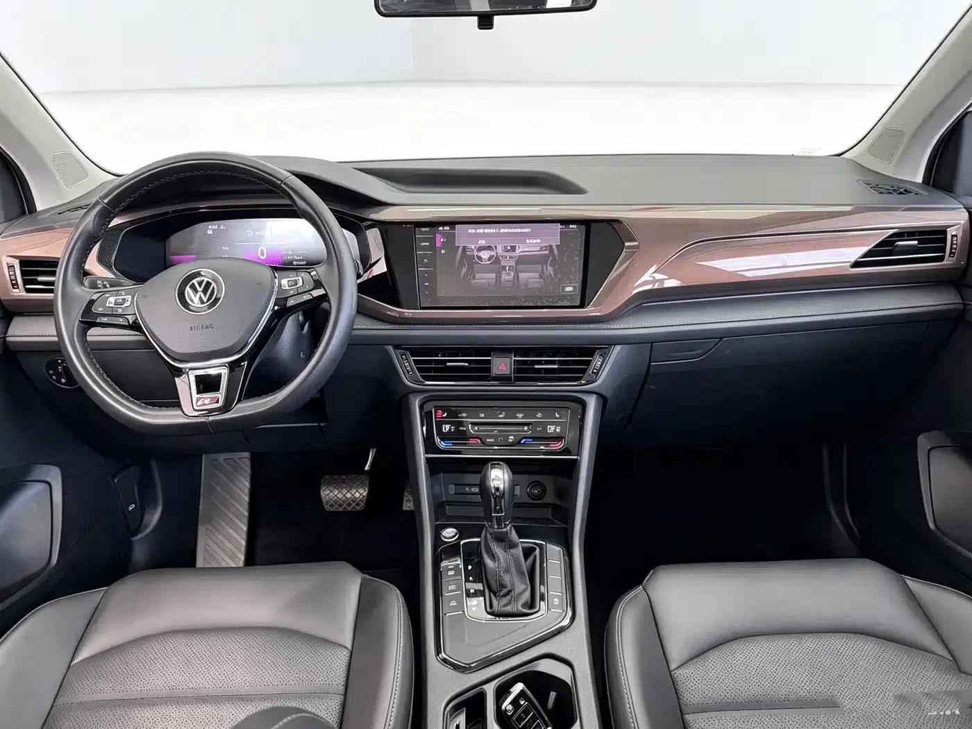 Tharu 2022 280TSI 2WD Luxury Edition — миниатюра 8