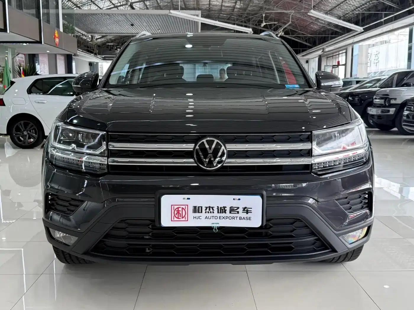 Tharu 2022 280TSI 2WD Luxury Edition — миниатюра 1