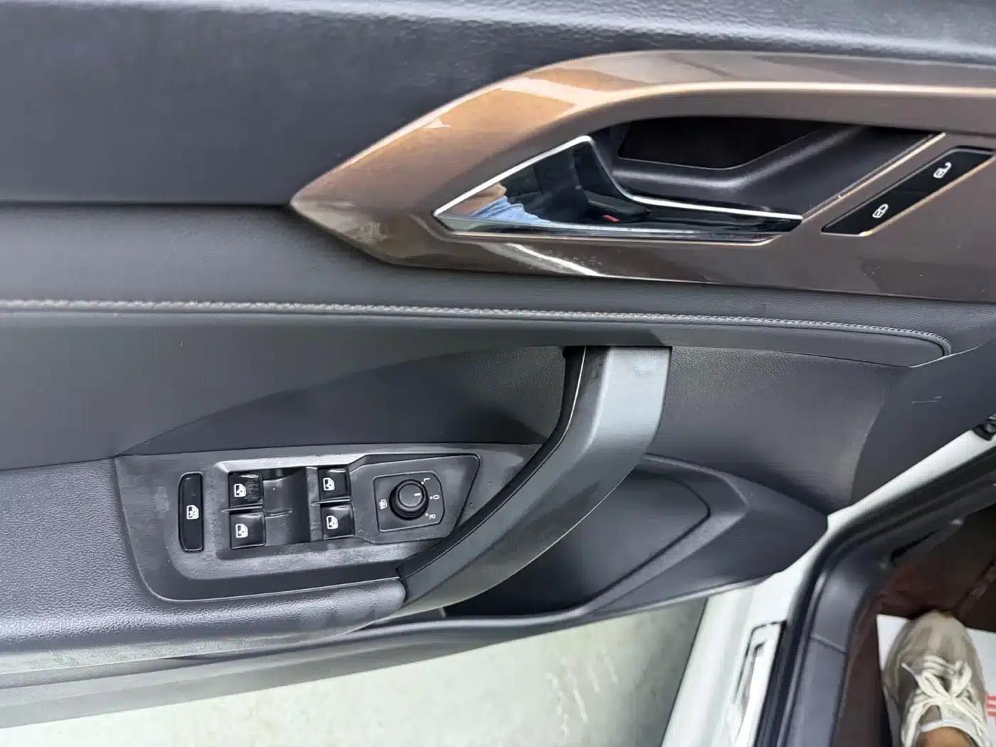 Tharu 2022 280TSI 2WD Luxury Edition — миниатюра 16
