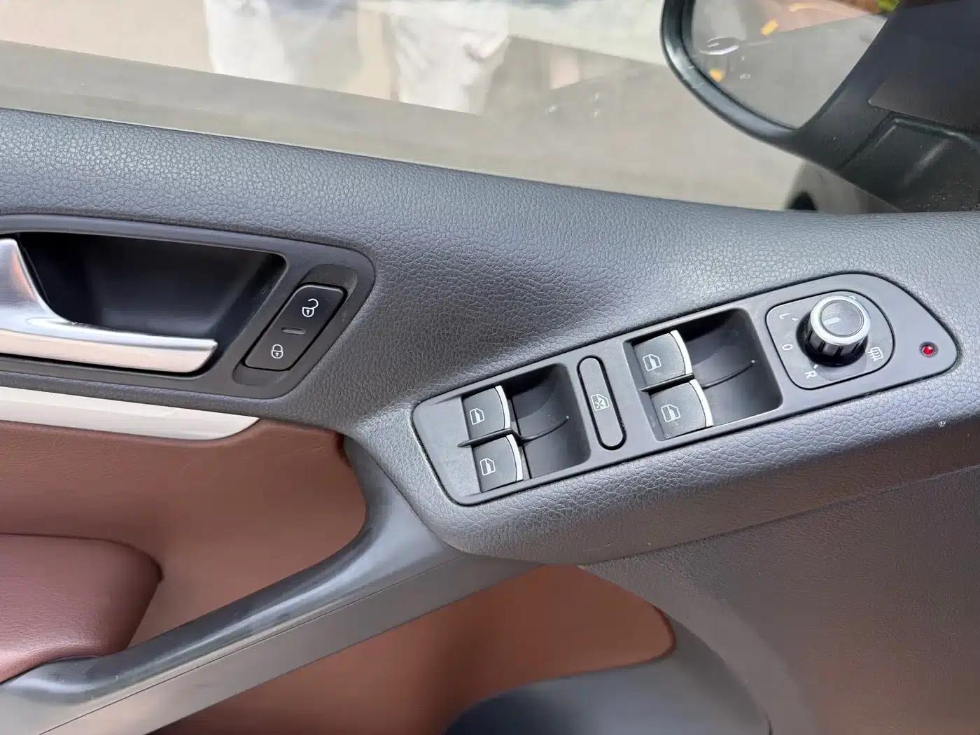 2015 Tiguan 2.0TSI Comfort Edition — миниатюра 6