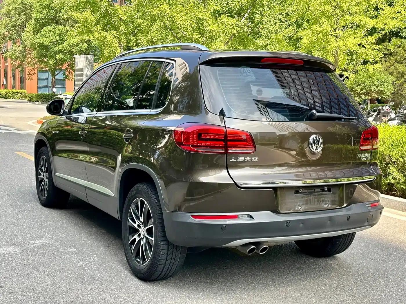 2016 Volkswagen Tiguan 300TSI Automatic 4WD Luxury Edition — миниатюра 4