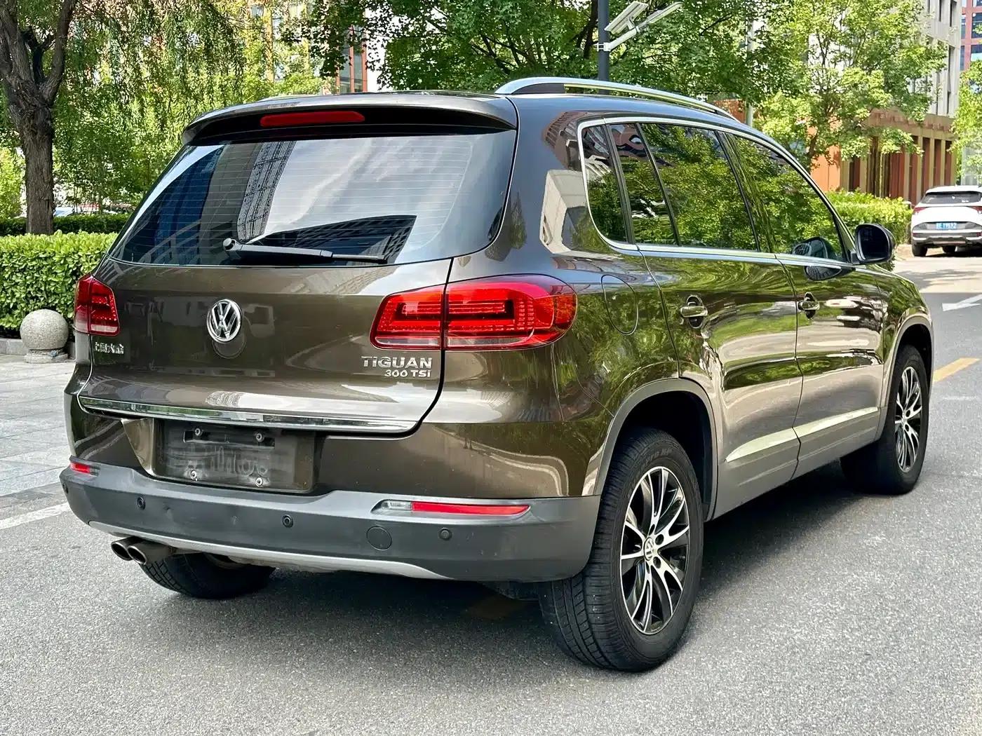 2016 Volkswagen Tiguan 300TSI Automatic 4WD Luxury Edition — миниатюра 6