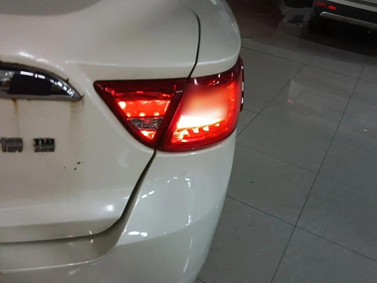 Geely Auto Emgrand GT 2015 1.8T Premium Model — миниатюра 14