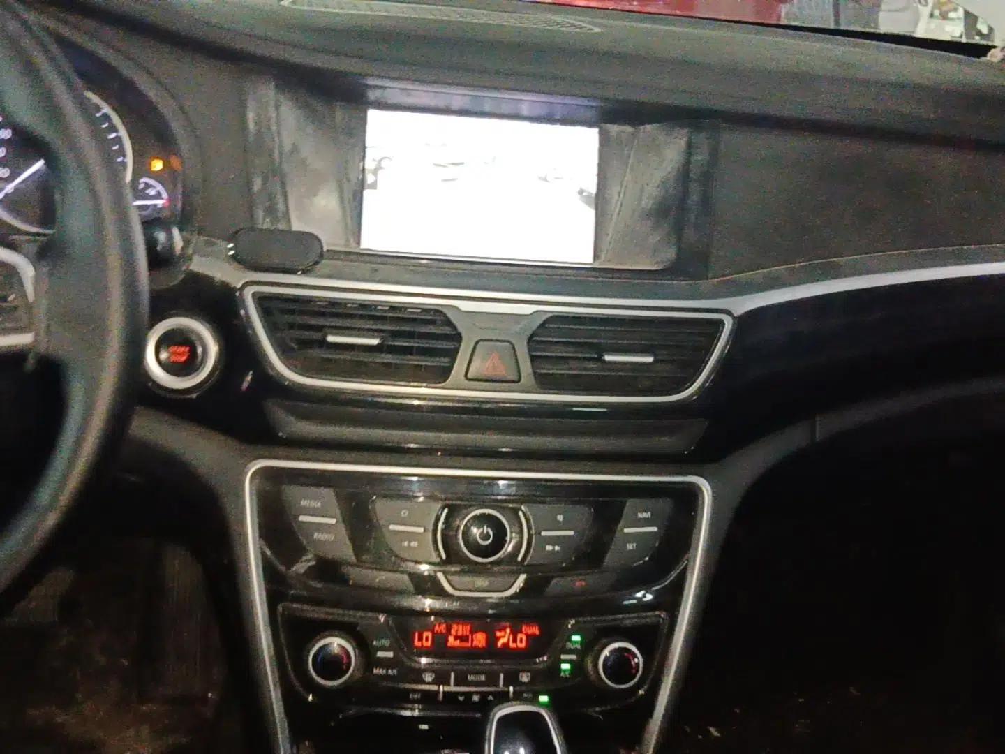 Geely Auto Emgrand GT 2015 1.8T Premium Model — миниатюра 20