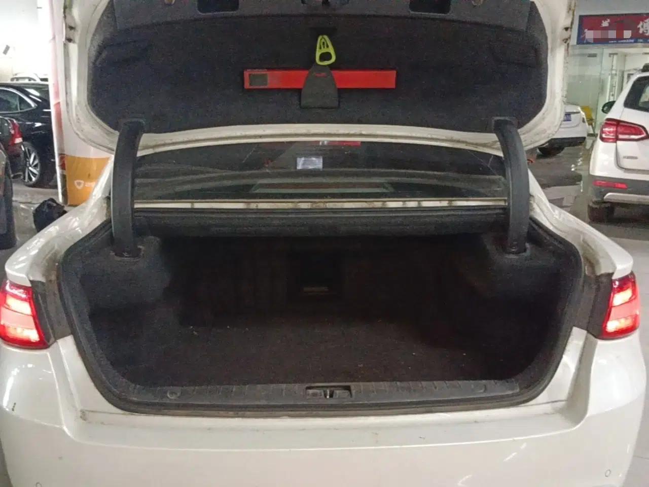 Geely Auto Emgrand GT 2015 1.8T Premium Model — миниатюра 27