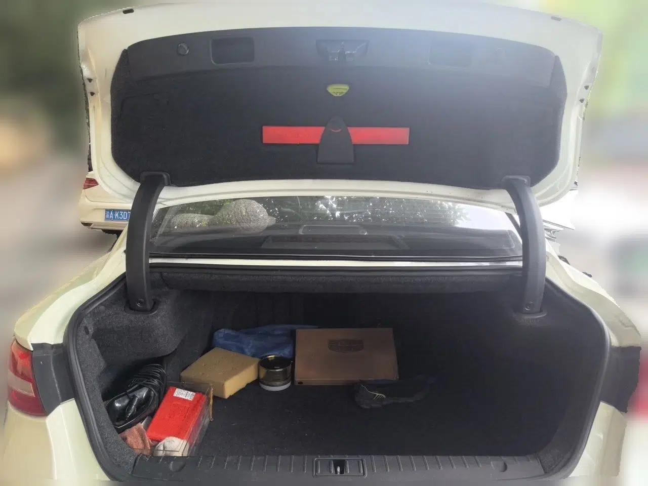 Geely Auto Emgrand GT 2015 1.8T Flagship Model — миниатюра 19
