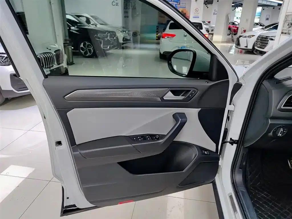2025 T-ROC 300TSI DSG 2WD Chenguang Edition — миниатюра 6