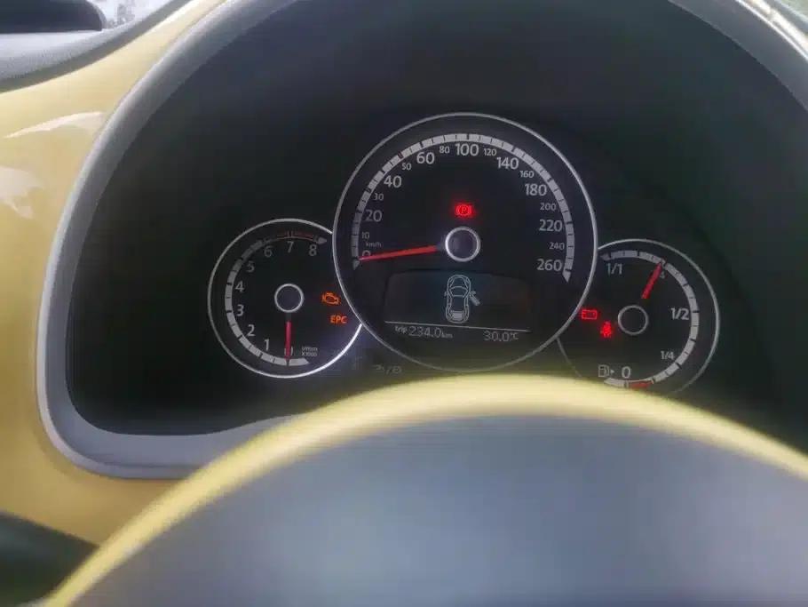 2013 Volkswagen Beetle 1.4TSI Comfort — миниатюра 14