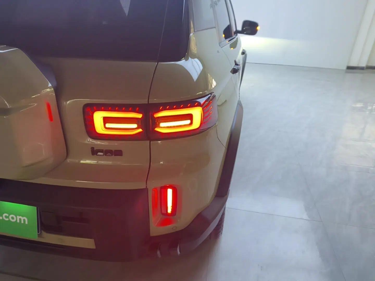 Geely Auto Cowboy 2025 1.5TD Fun-Offroad Version — миниатюра 9