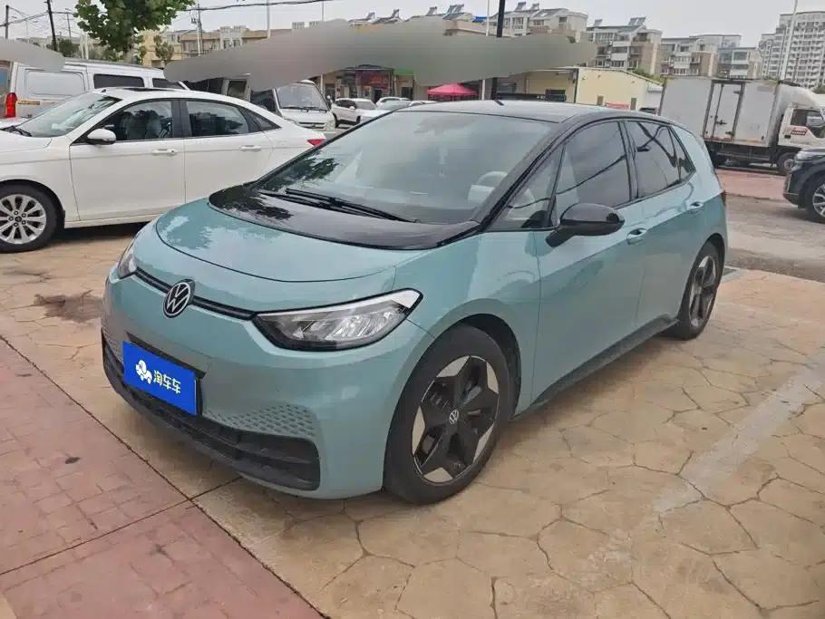 Volkswagen ID.3 2025 Facelift Smart Edition Outstanding Version — миниатюра 1