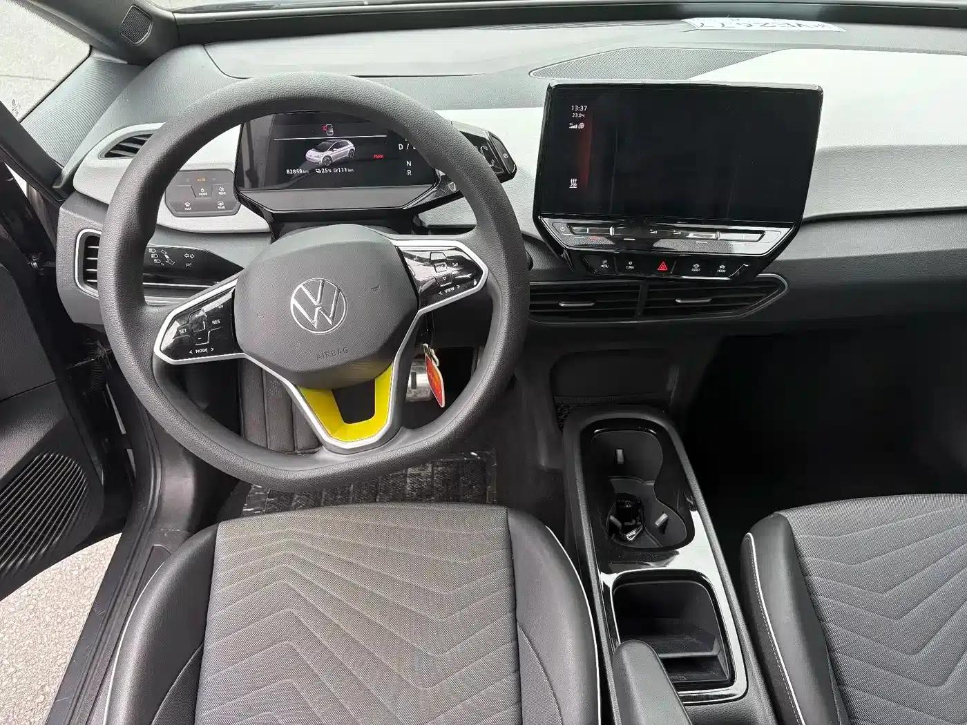 Volkswagen ID.3 2023 Intelligent Edition — миниатюра 7