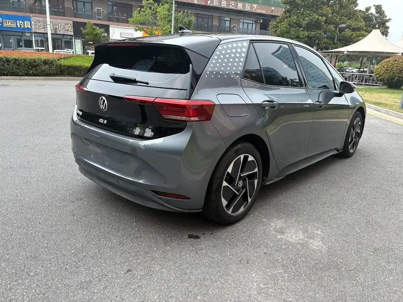 Volkswagen ID.3 2023 Intelligent Edition — миниатюра 9