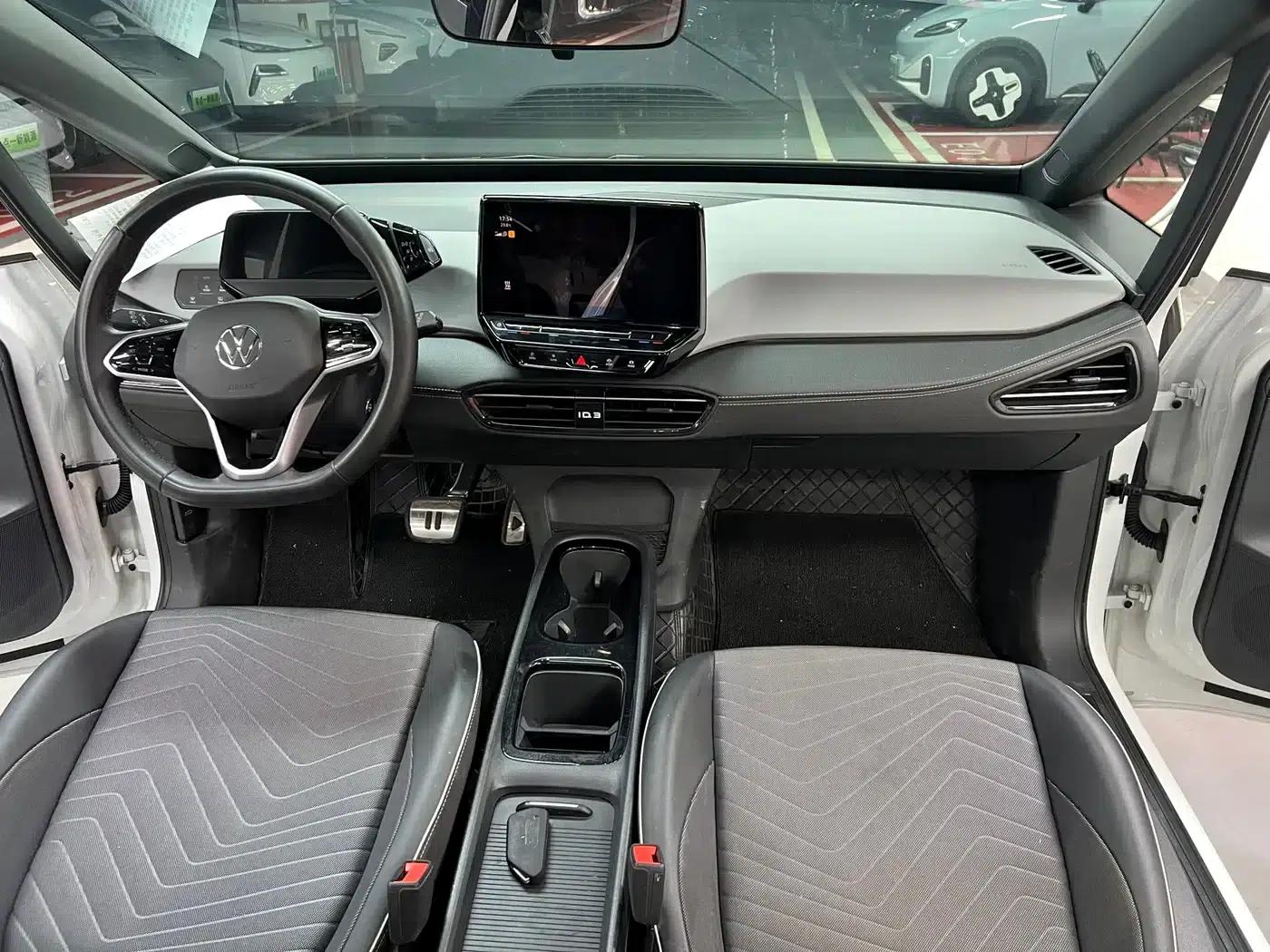 Volkswagen ID.3 2024 Outstanding Edition — миниатюра 11
