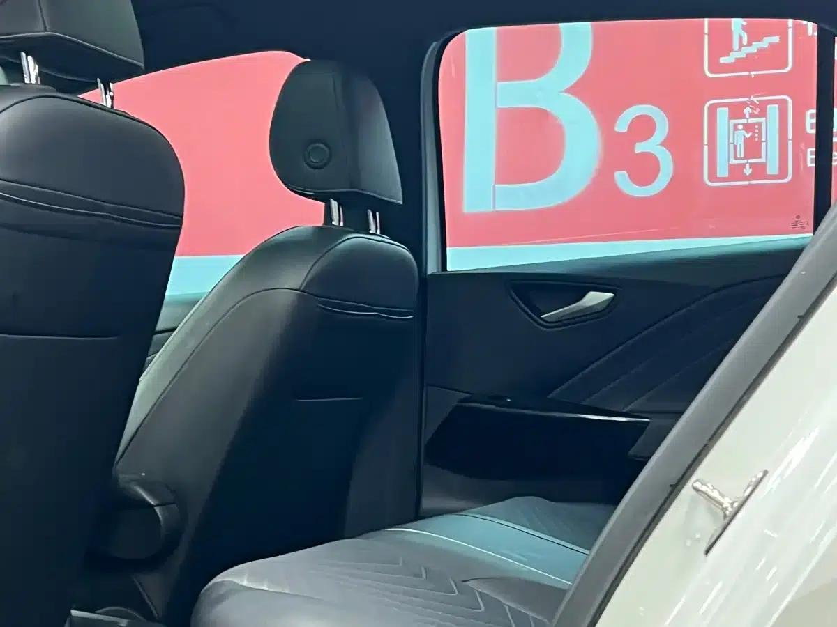 Volkswagen ID.3 2024 Outstanding Edition — миниатюра 9