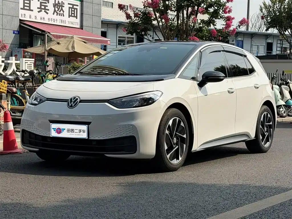 Volkswagen ID.3 2024 Outstanding Edition — миниатюра 1