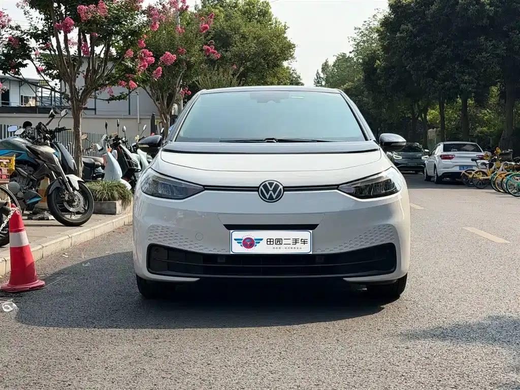 Volkswagen ID.3 2024 Outstanding Edition — миниатюра 2