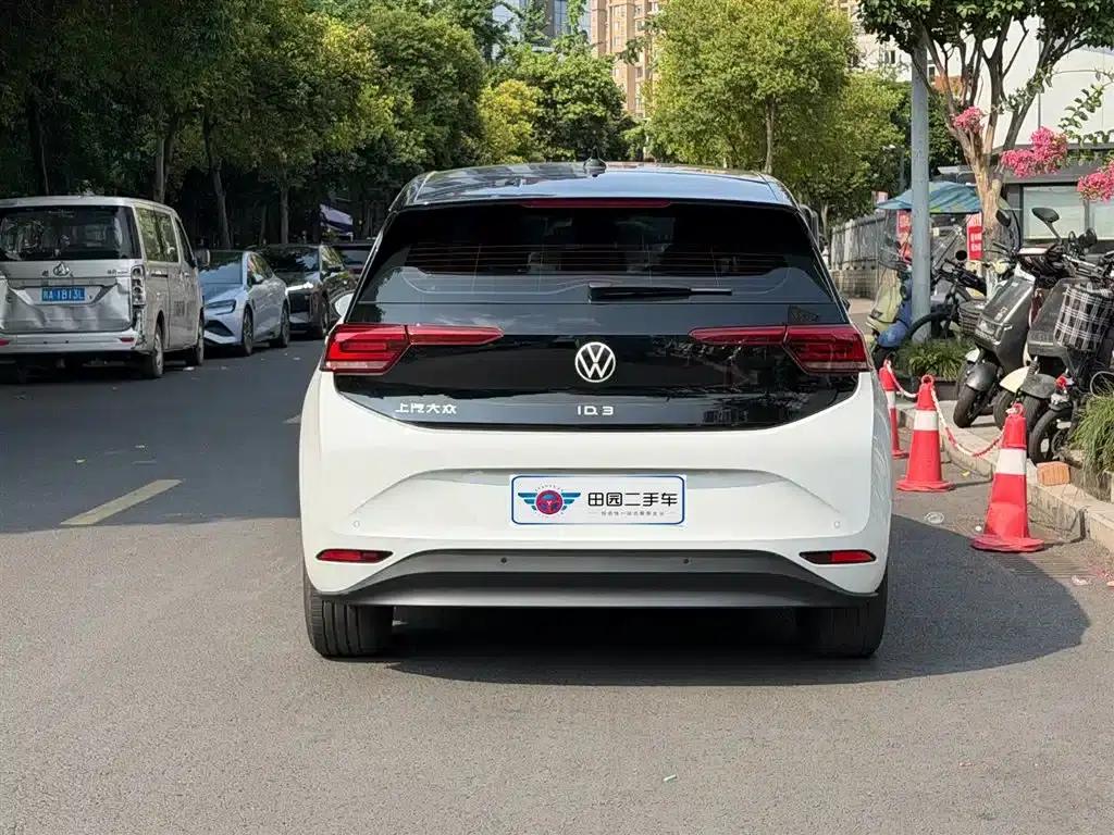 Volkswagen ID.3 2024 Outstanding Edition — миниатюра 5