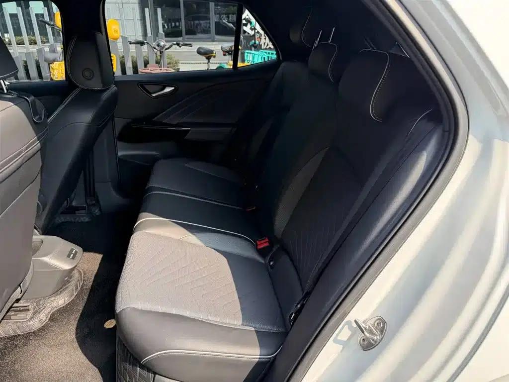Volkswagen ID.3 2024 Outstanding Edition — миниатюра 10