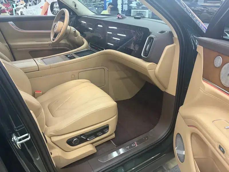 Wenjie M9 2024 Extended Range Ultra 5-Seater — миниатюра 7