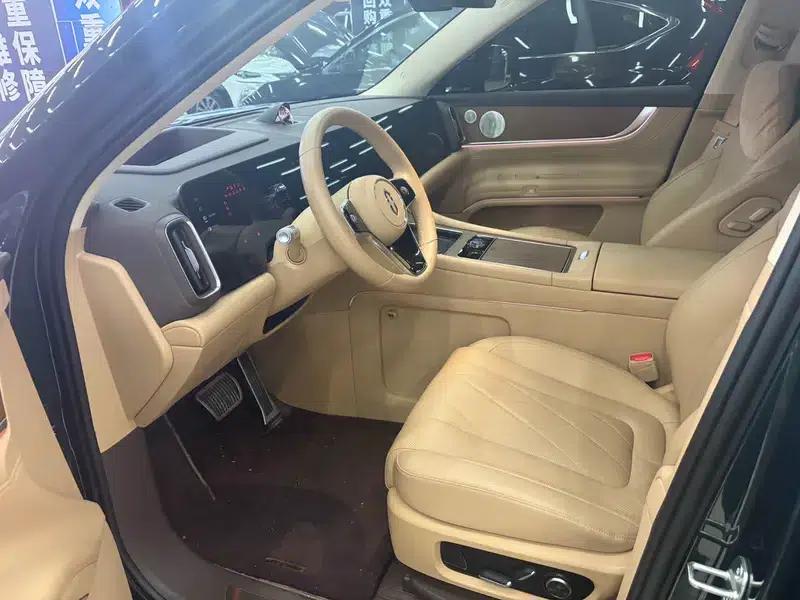 Wenjie M9 2024 Extended Range Ultra 5-Seater — миниатюра 10