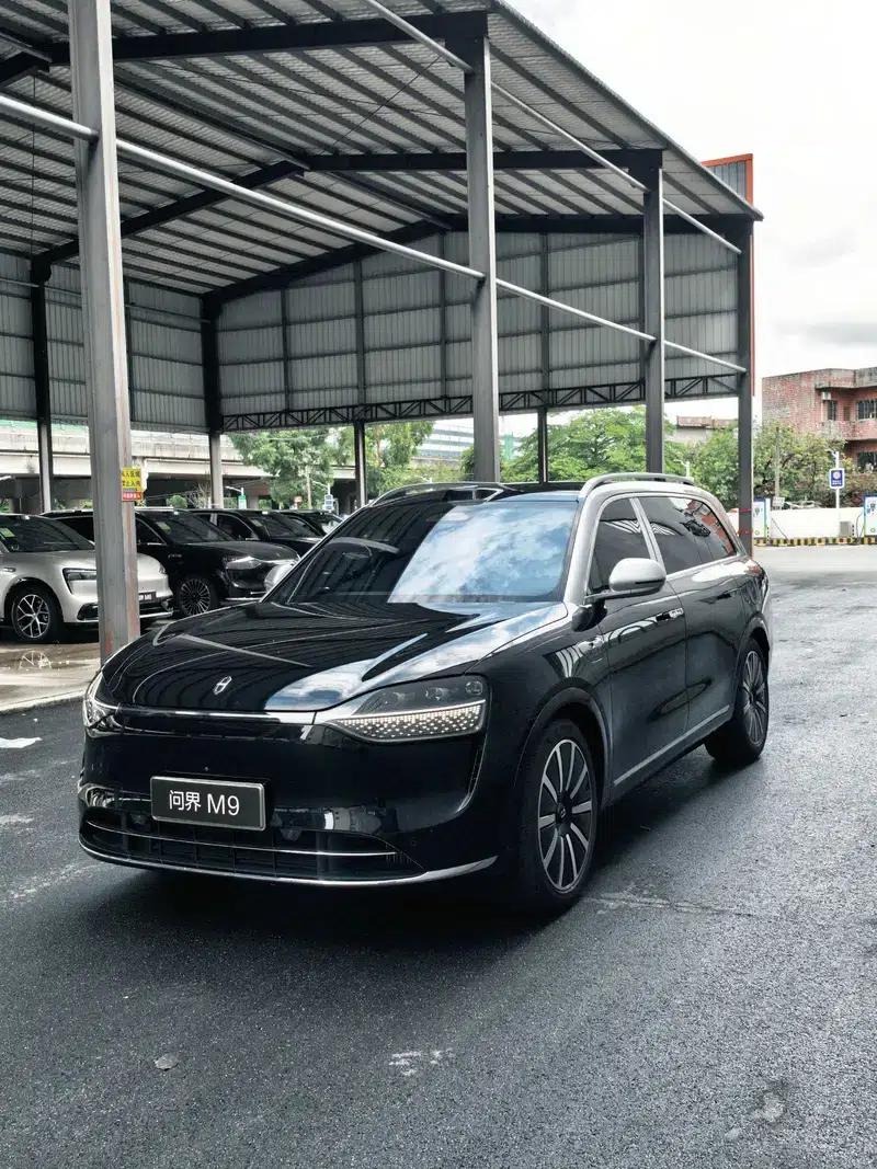 Wenjie M9 2024 Ultra Range Extended 6-Seater — миниатюра 1